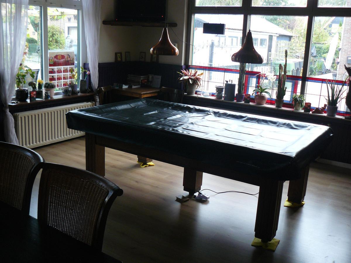 Eetcafe/Pension Nooitgedacht Strijen Екстериор снимка